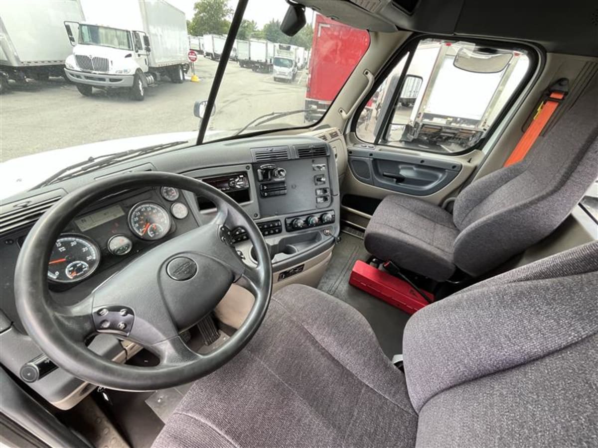 2019 Freightliner - image 7