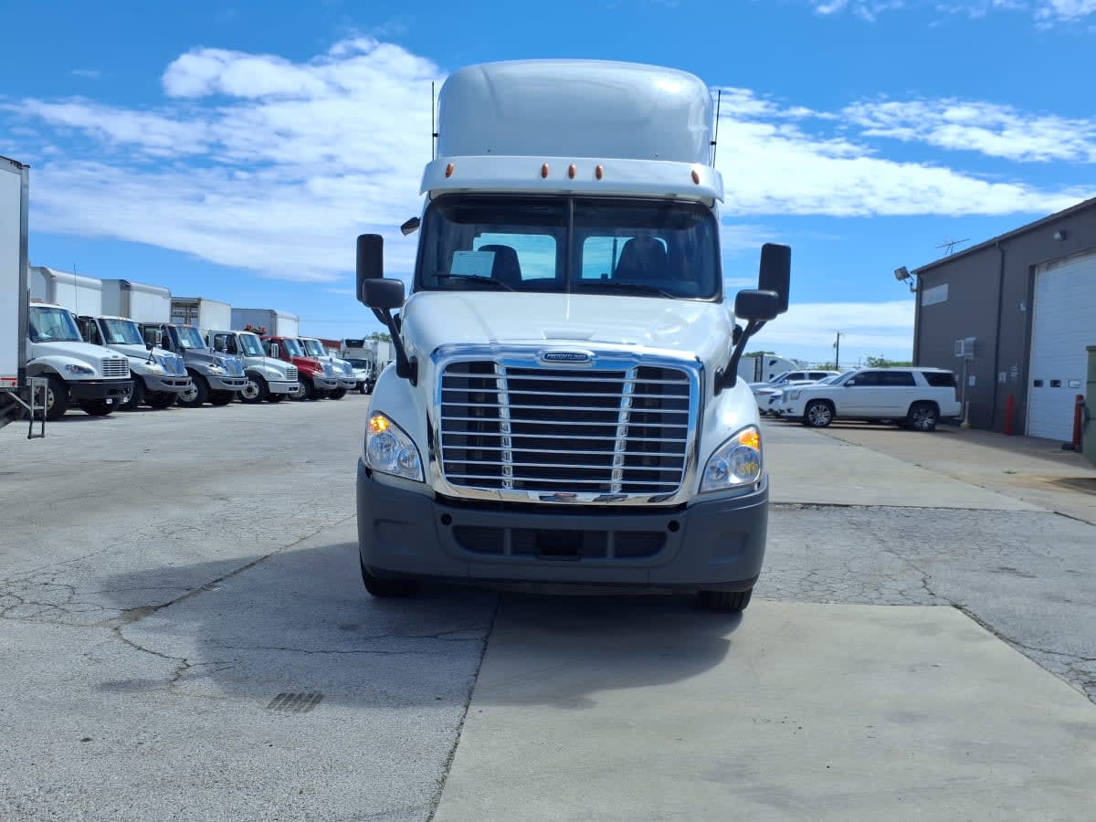 2019 Freightliner - image 2