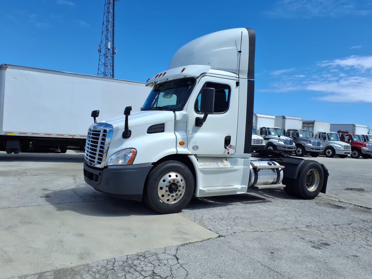 2019 Freightliner - image 1
