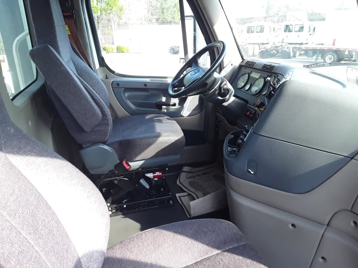 2019 Freightliner - image 10