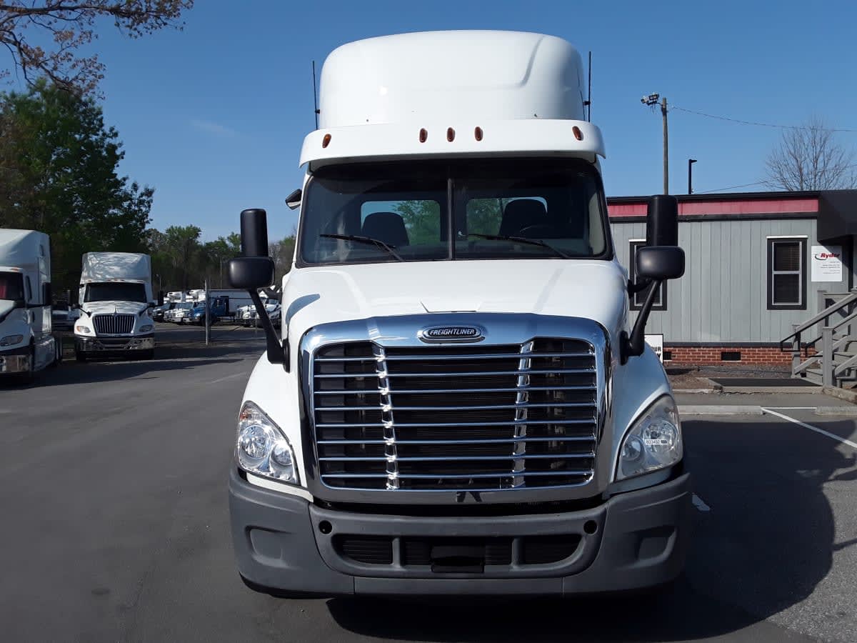2019 Freightliner - image 2
