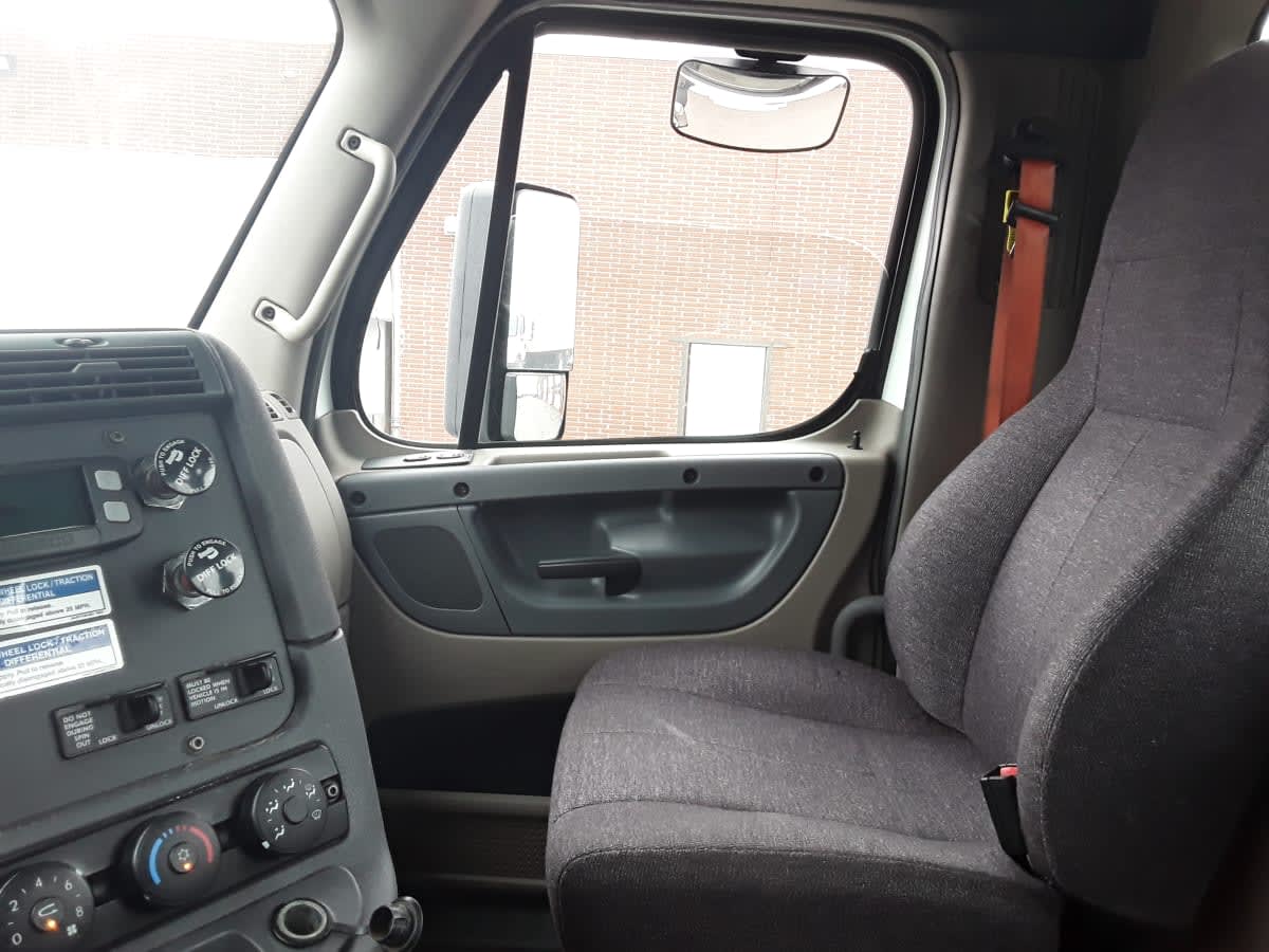 2019 Freightliner CASCADIA 125 803506