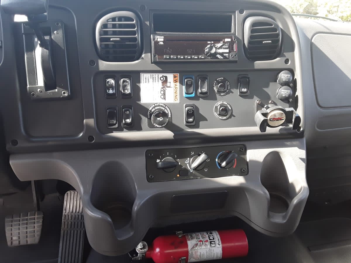 2018 Freightliner M2 106 803517