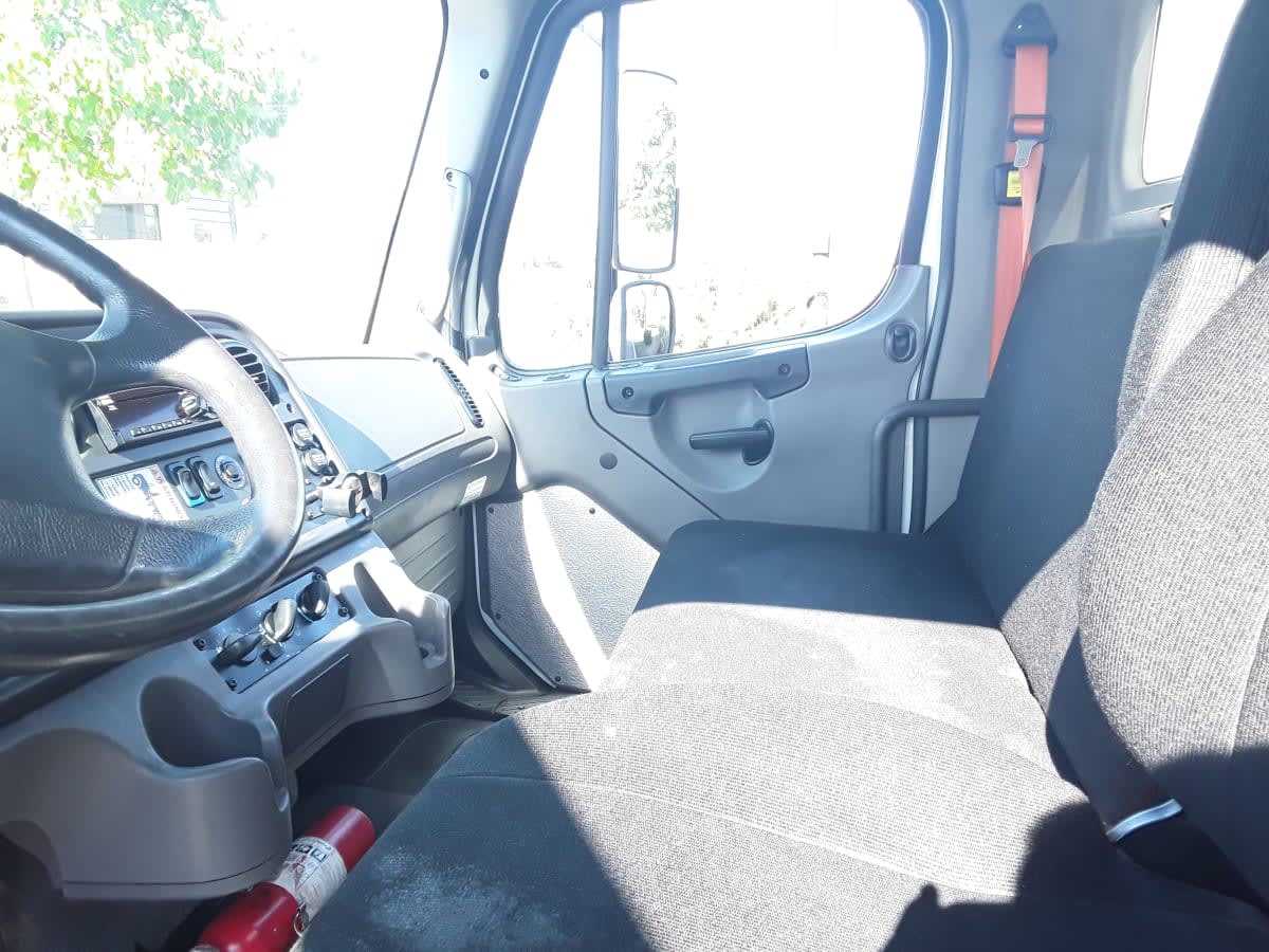 2018 Freightliner M2 106 803517