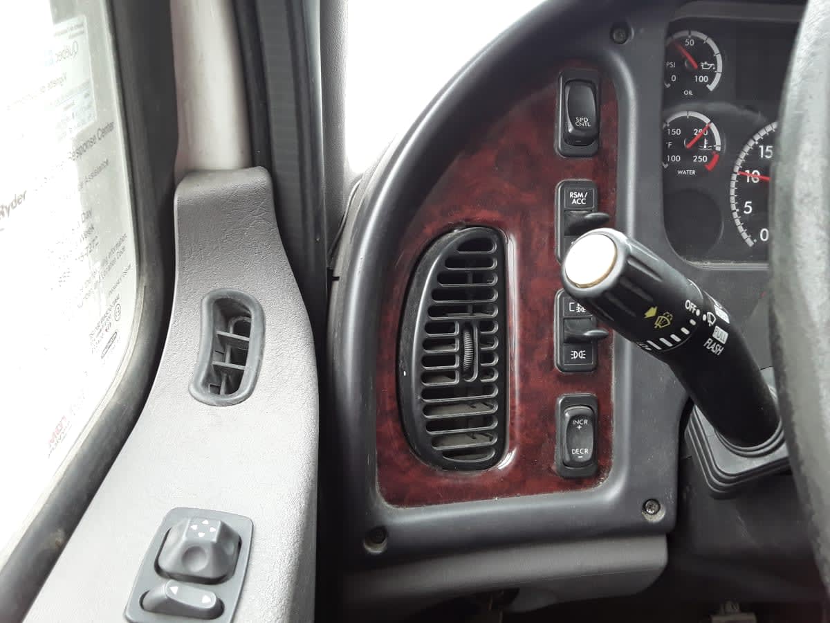 2019 Freightliner M2 106 803551