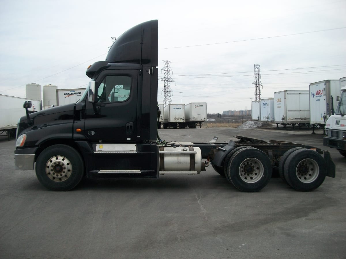 2019 Freightliner/Mercedes CASCADIA 125 803656