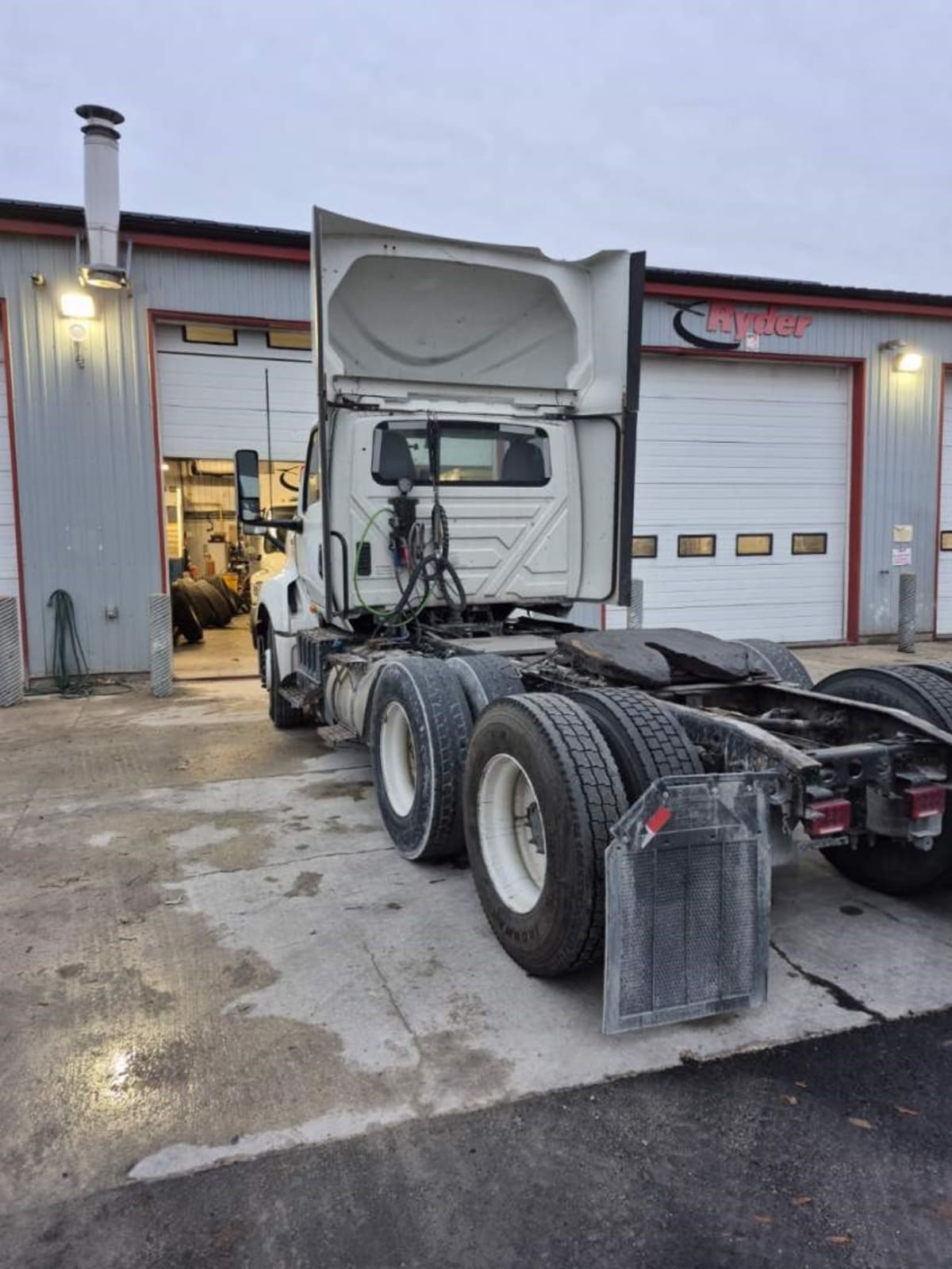 2019 Navistar International LT625 DAYCAB T/A 803695