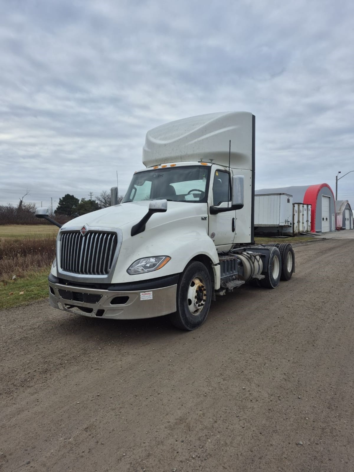 2019 Navistar International LT625 DAYCAB T/A 803695