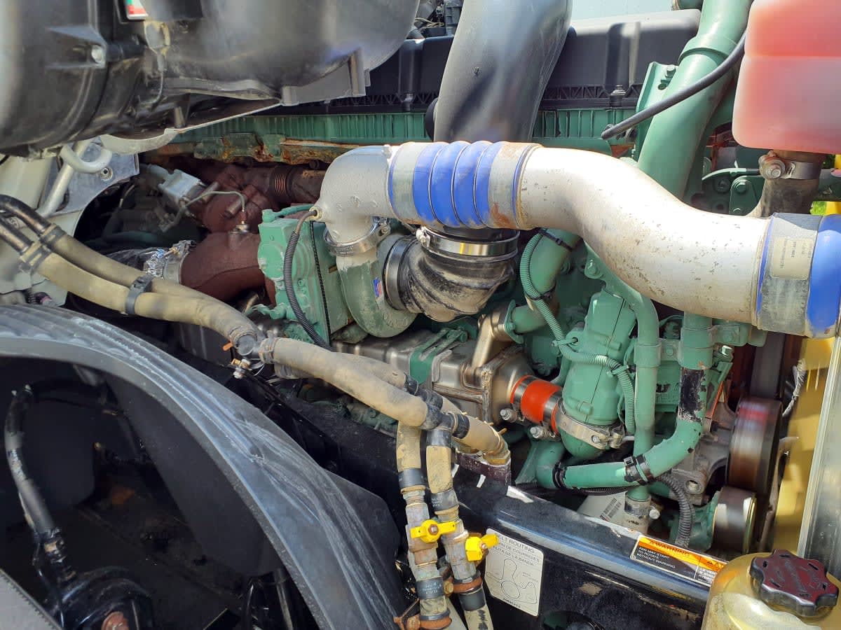 2019 Volvo VNL64T-760 803711