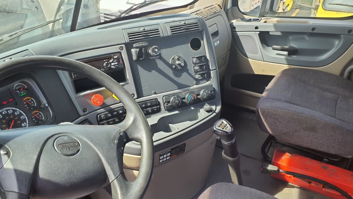 2019 Freightliner/Mercedes CASCADIA 113 803750