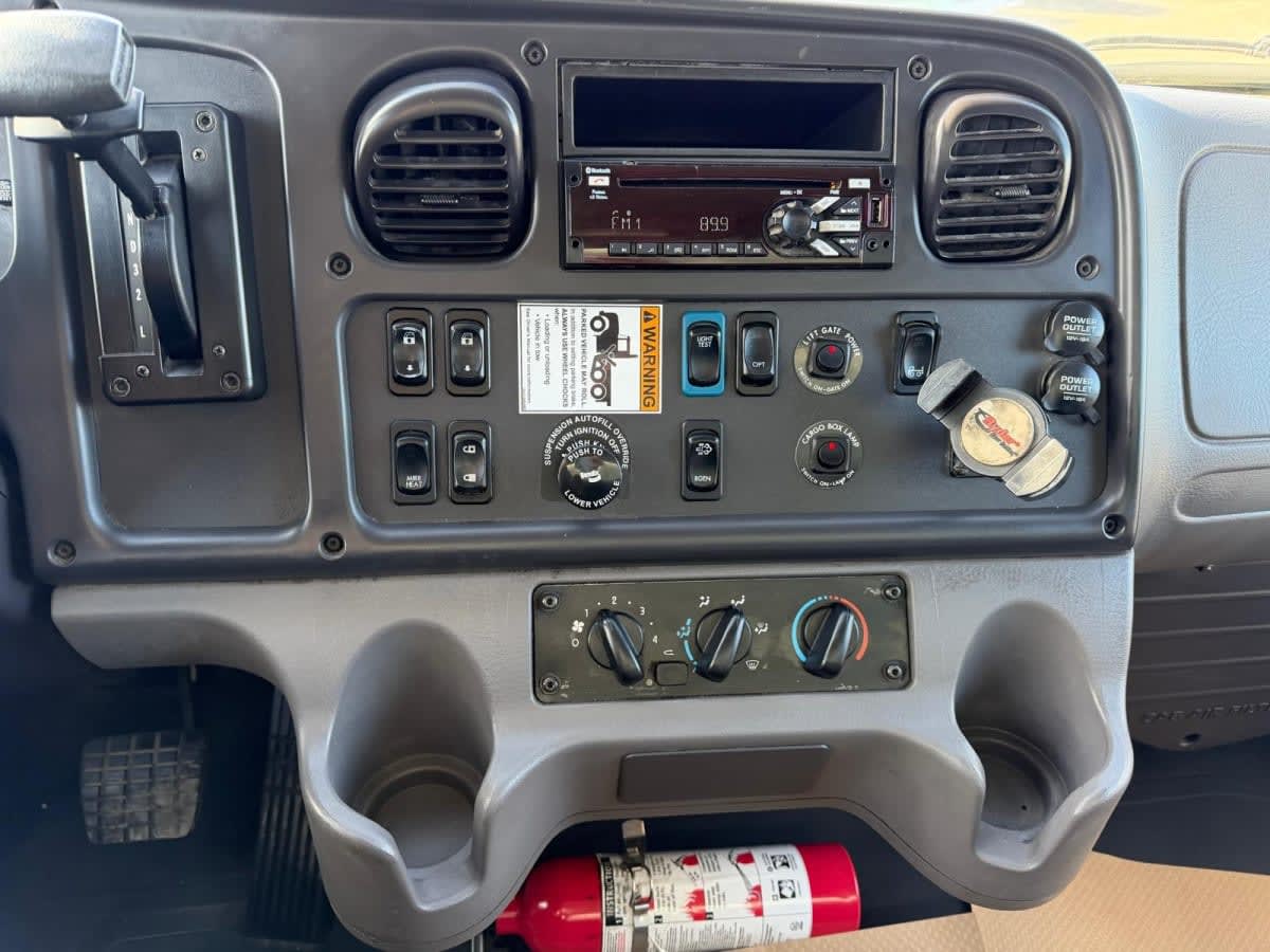 2019 Freightliner/Mercedes M2 106 803844