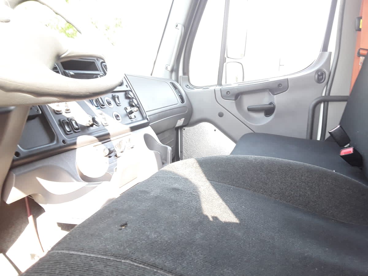 2019 Freightliner M2 106 803848