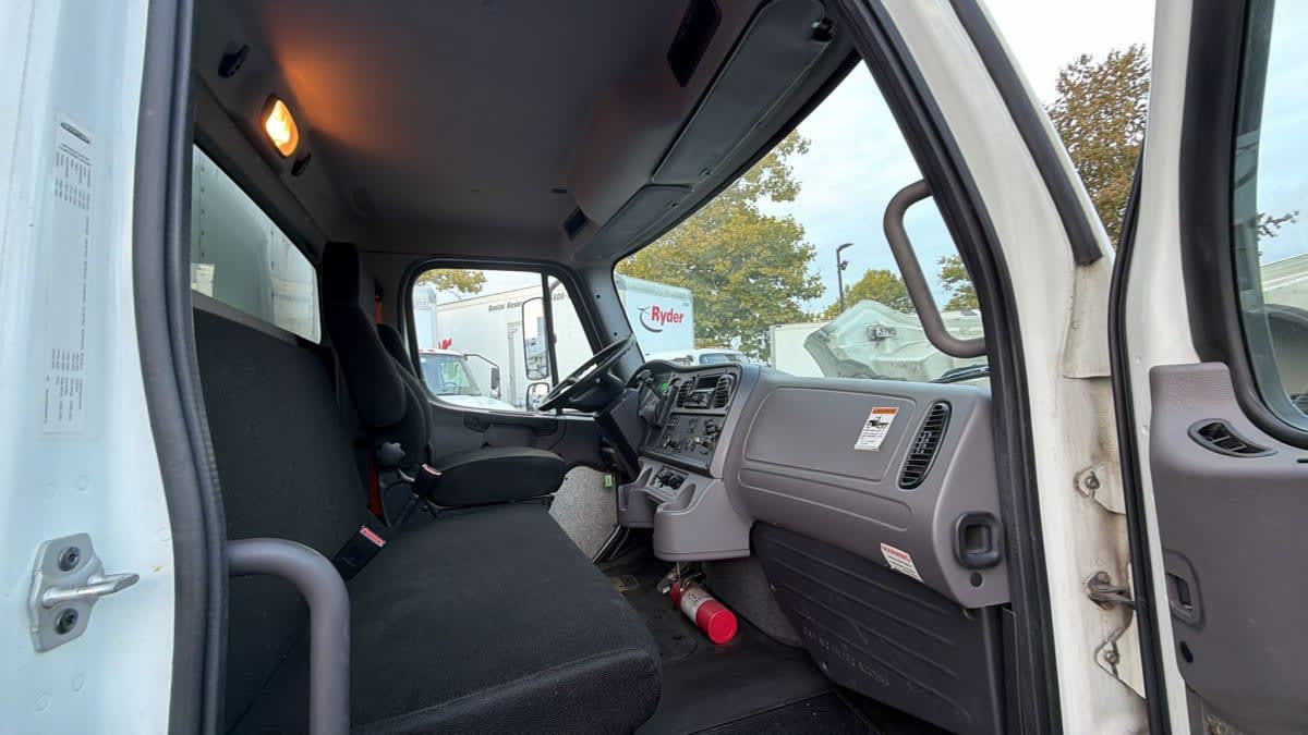 2019 Freightliner/Mercedes M2 106 803860