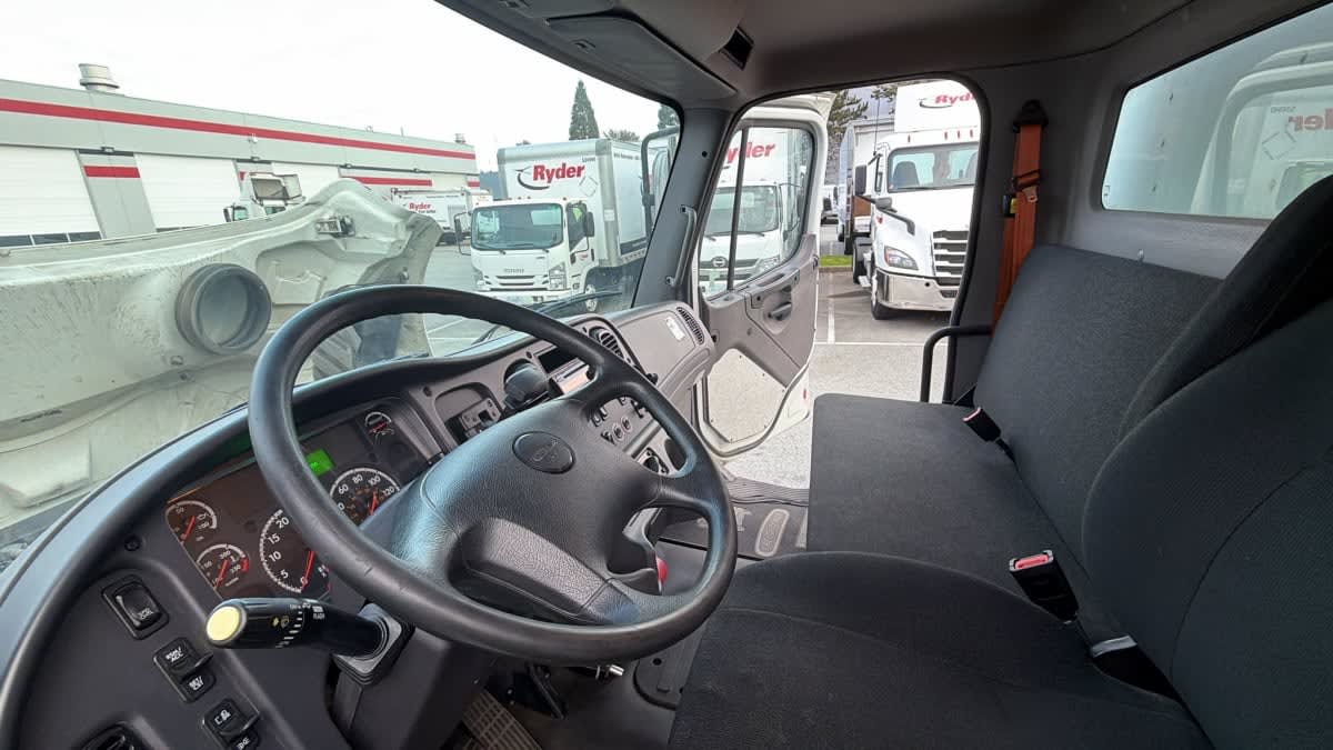 2019 Freightliner/Mercedes M2 106 803860
