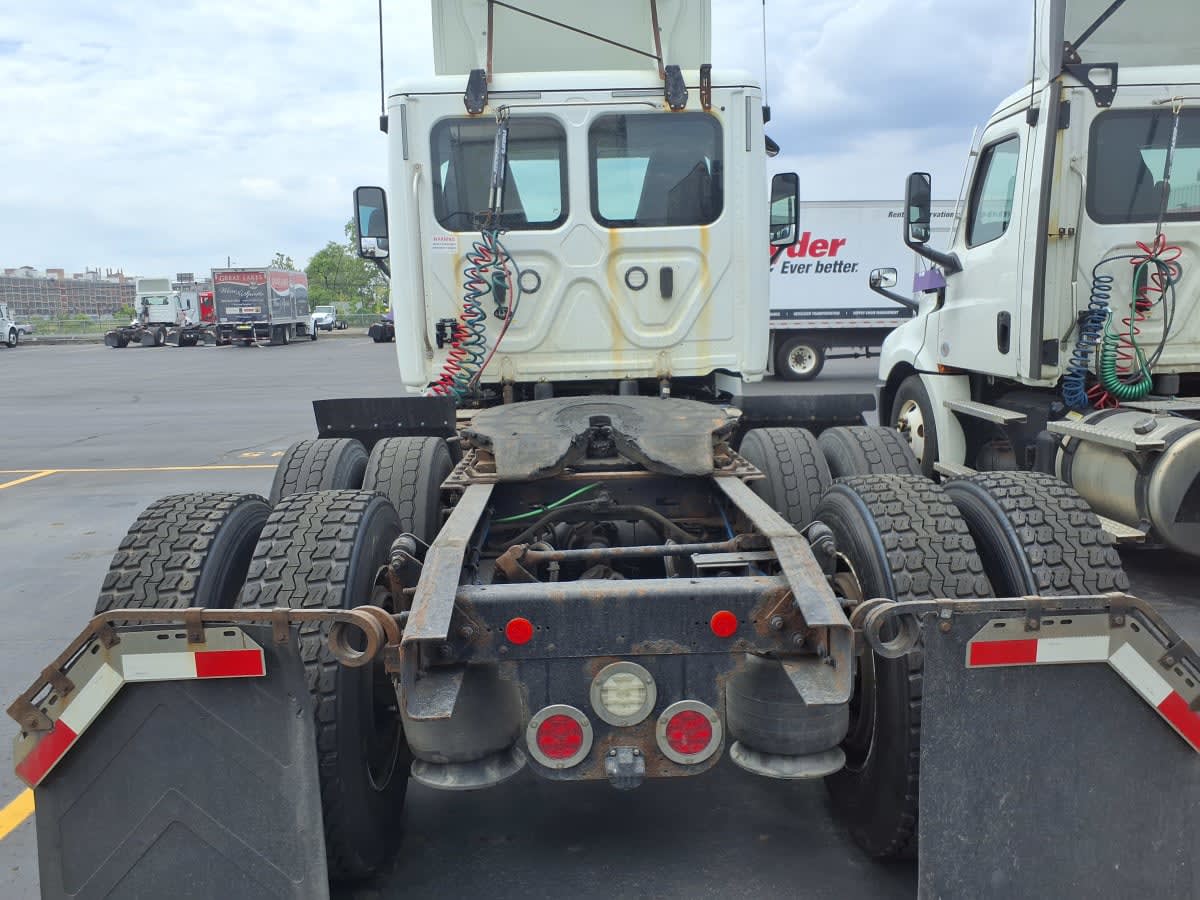 2018 Freightliner - image 5