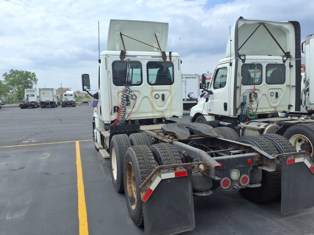 2018 Freightliner - image 4