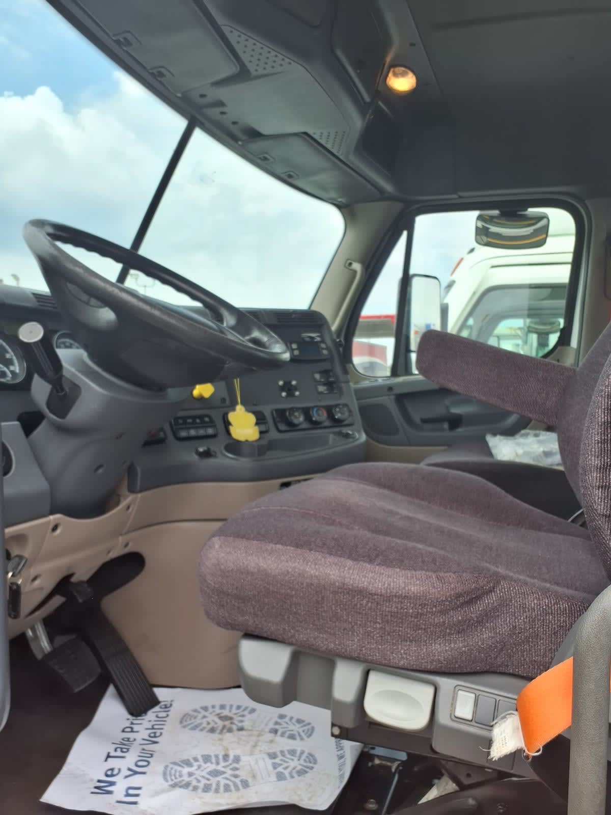 2018 Freightliner - image 7