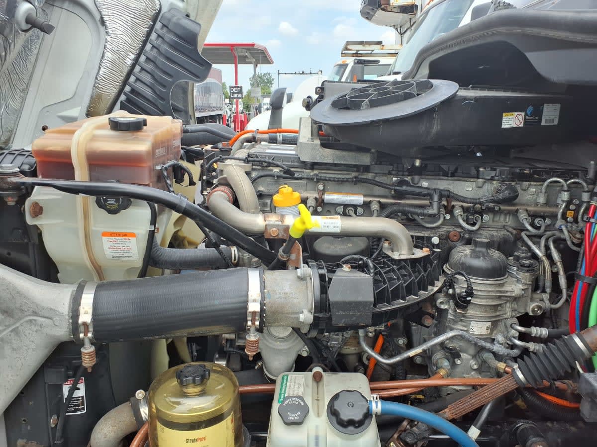 2018 Freightliner - image 8