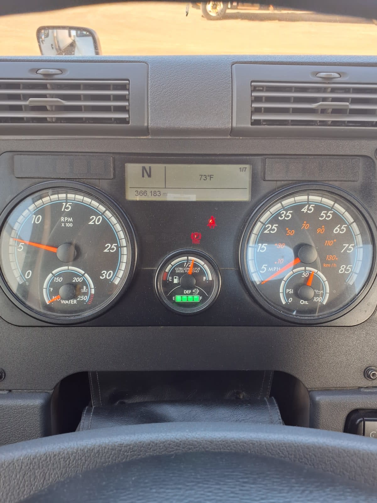 2018 Freightliner/Mercedes CASCADIA 125 803904