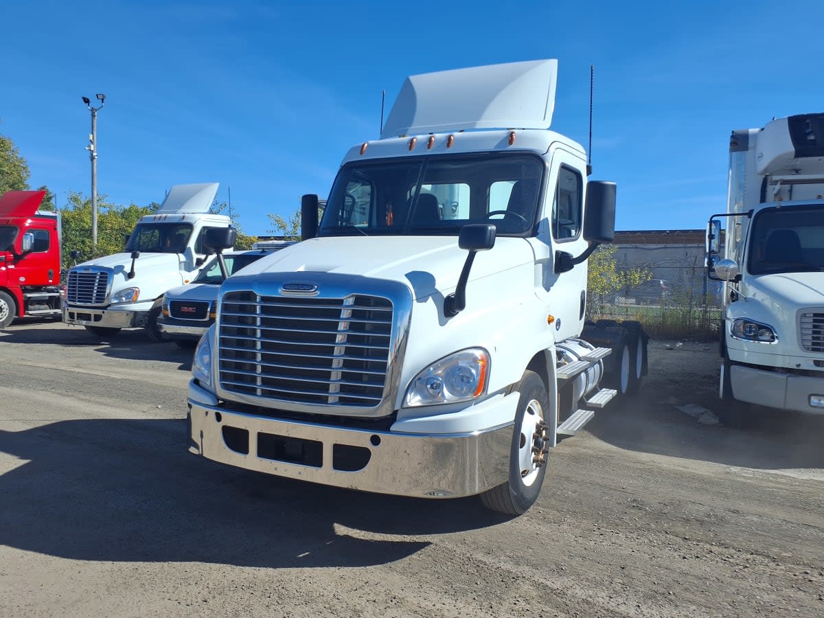 2018 Freightliner/Mercedes CASCADIA 125 803904