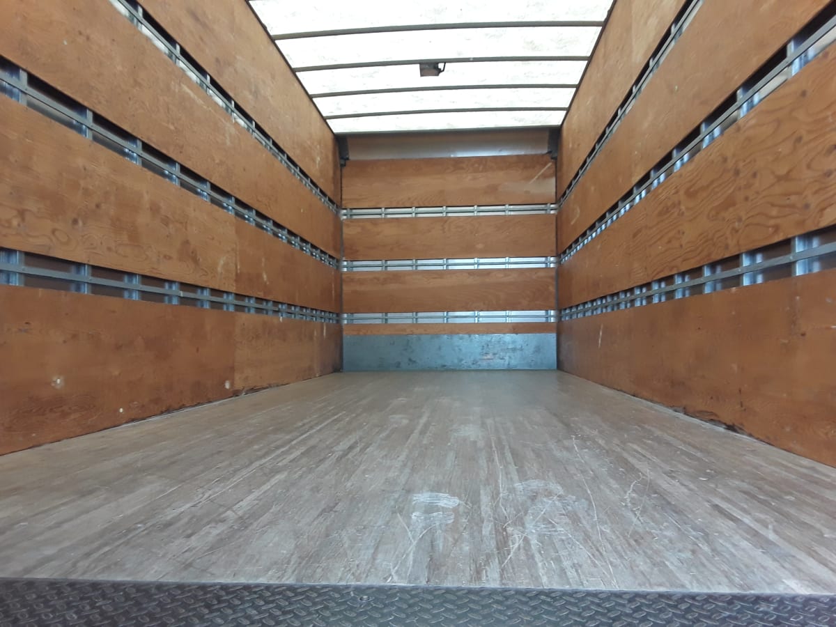 2019 Freightliner/Mercedes M2 106 803910