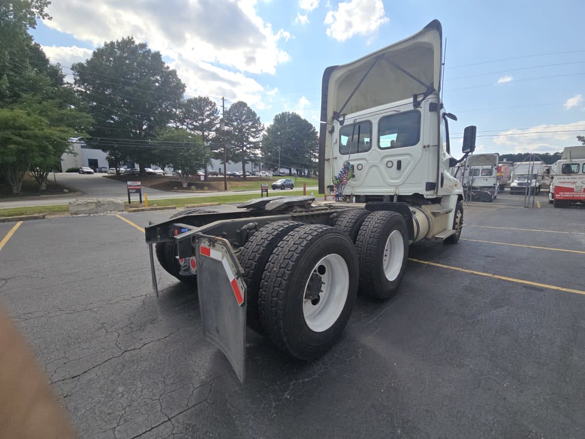 2019 Freightliner Cascadia in Doraville, GA — photo 4