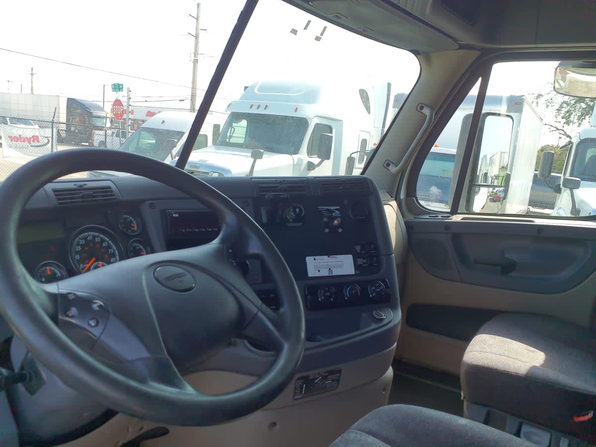 2019 Freightliner - image 7
