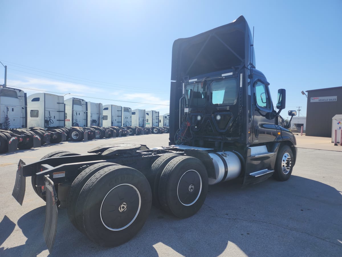 2019 Freightliner/Mercedes CASCADIA 125 804138