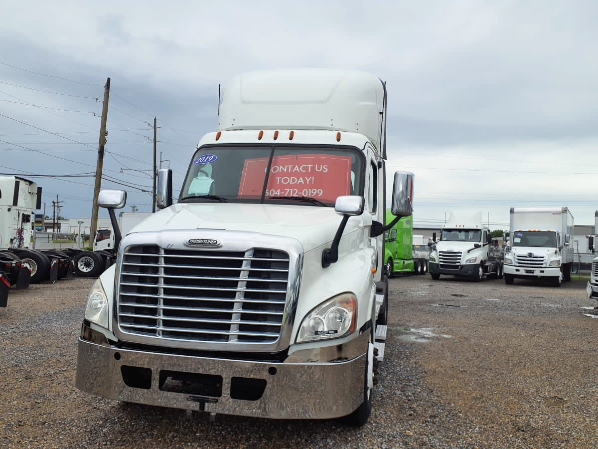 2019 Freightliner - image 2