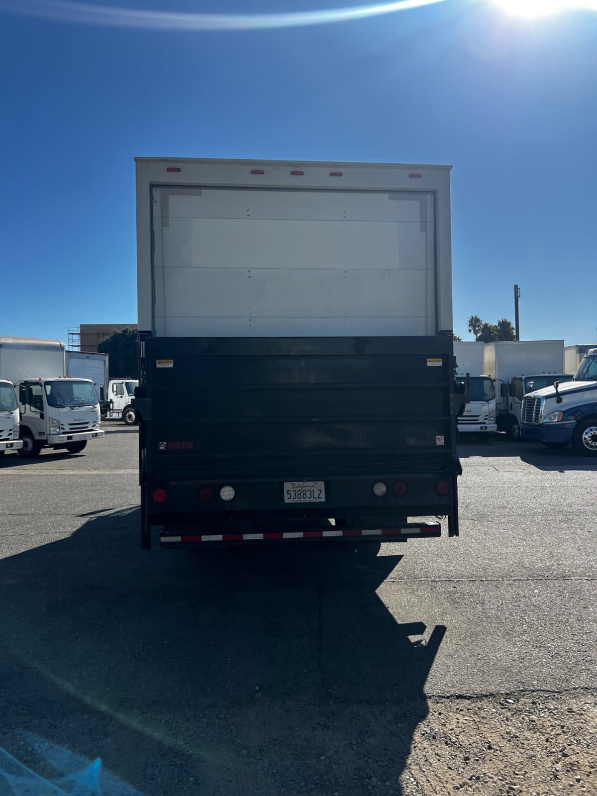 2018 Isuzu NPR 804325