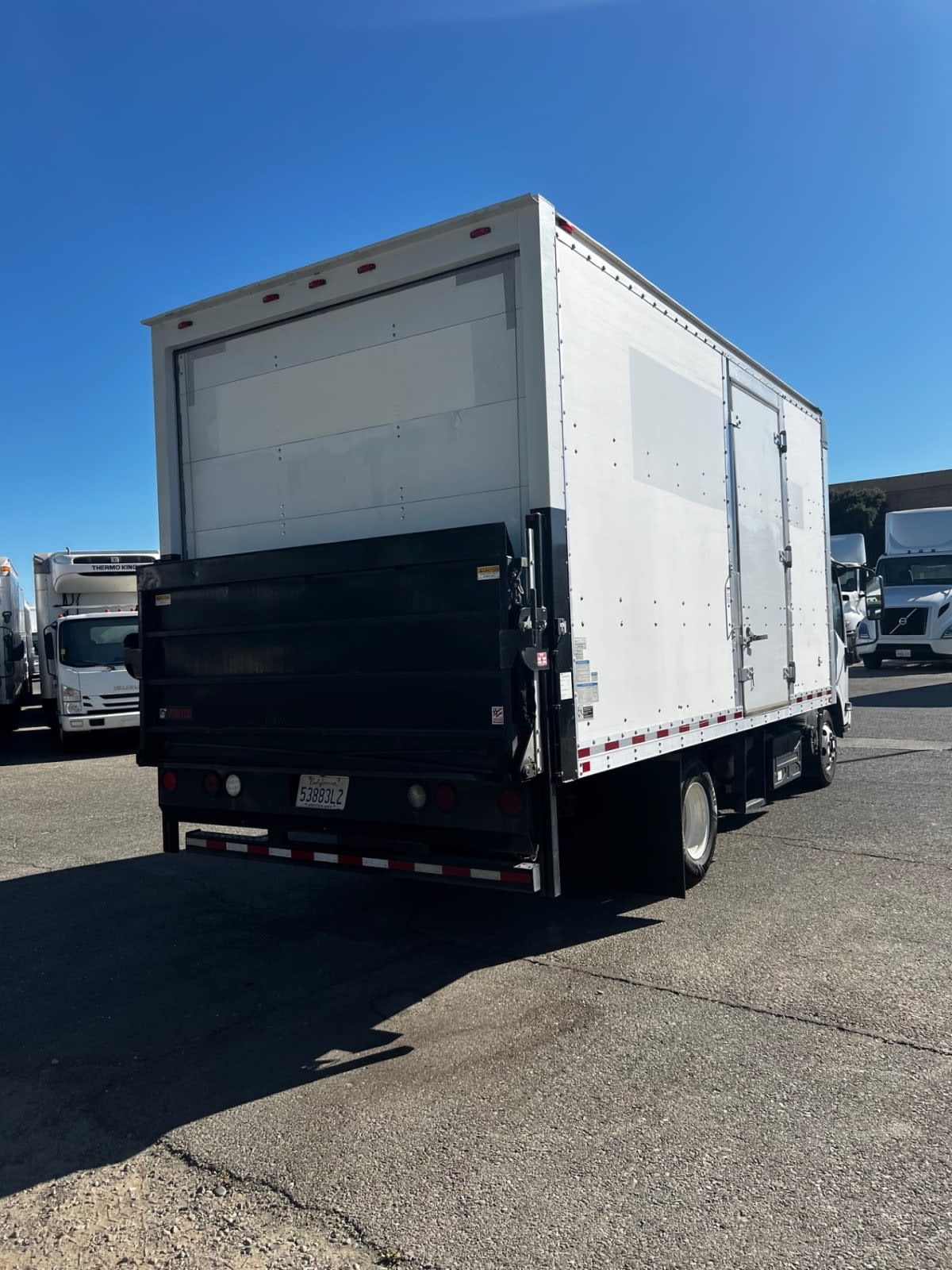 2018 Isuzu NPR 804325
