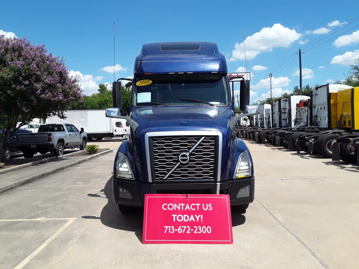 2019 Volvo VNL64T 670 804396