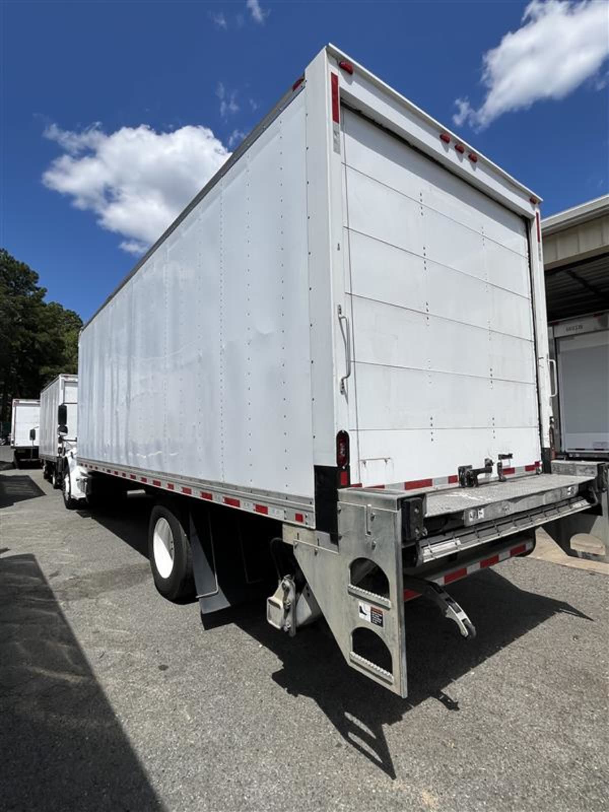 2019 Freightliner M2 106 804399