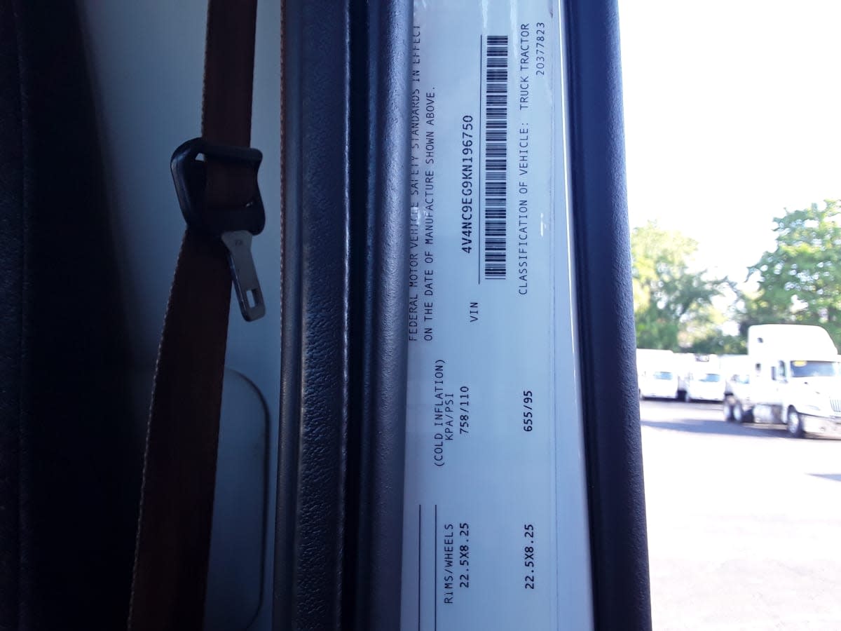 2019 Volvo VNL64T-300 804491