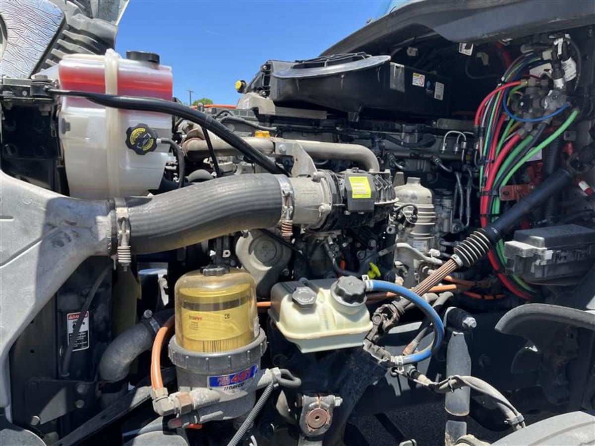 2019 Freightliner Cascadia in Beltsville, MD — photo 8