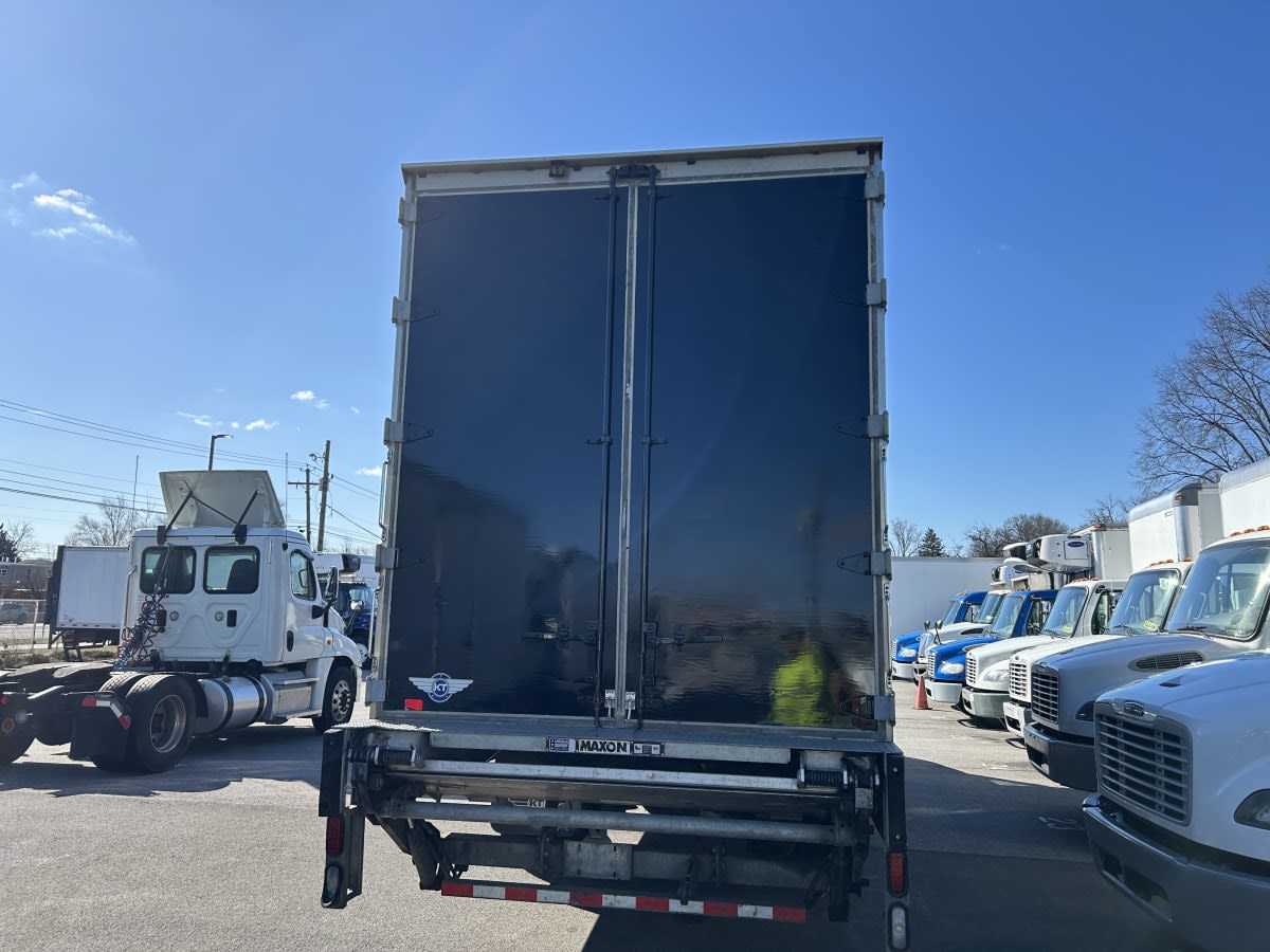 2019 Freightliner/Mercedes M2 106 805884