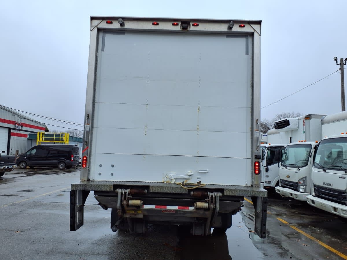 2019 Freightliner/Mercedes M2 106 805889