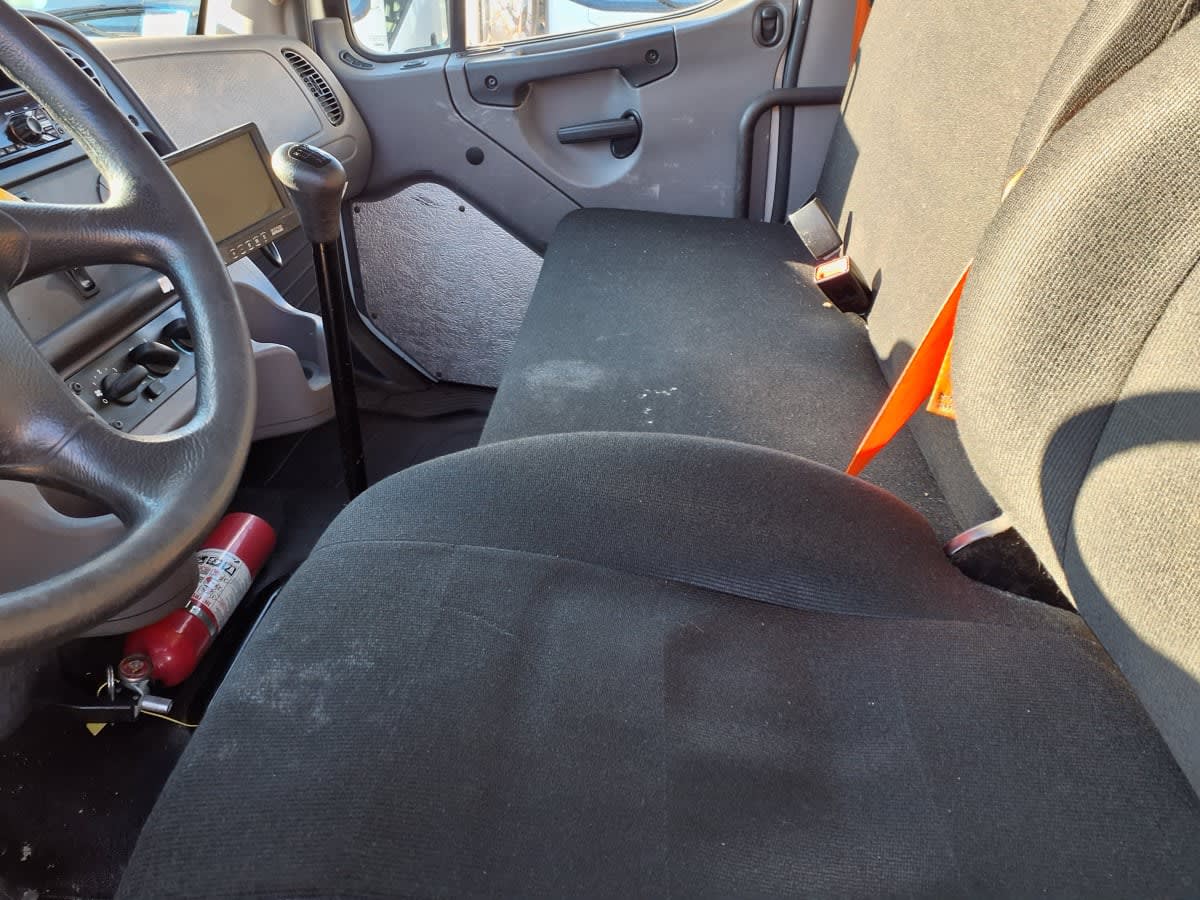 2019 Freightliner/Mercedes M2 106 805890