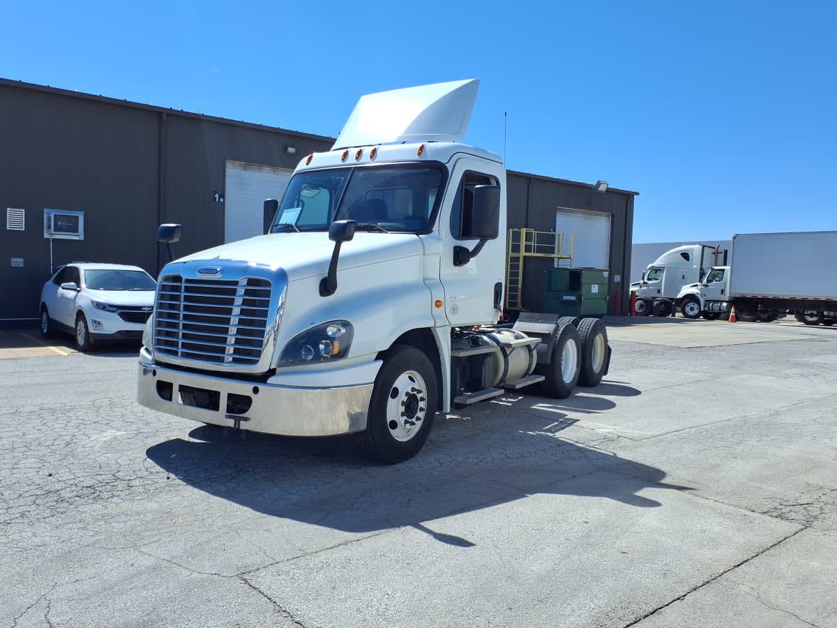 2019 Freightliner - image 1