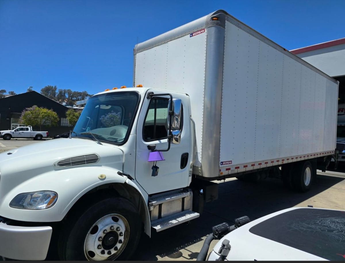 2019 Freightliner/Mercedes M2 106 805956