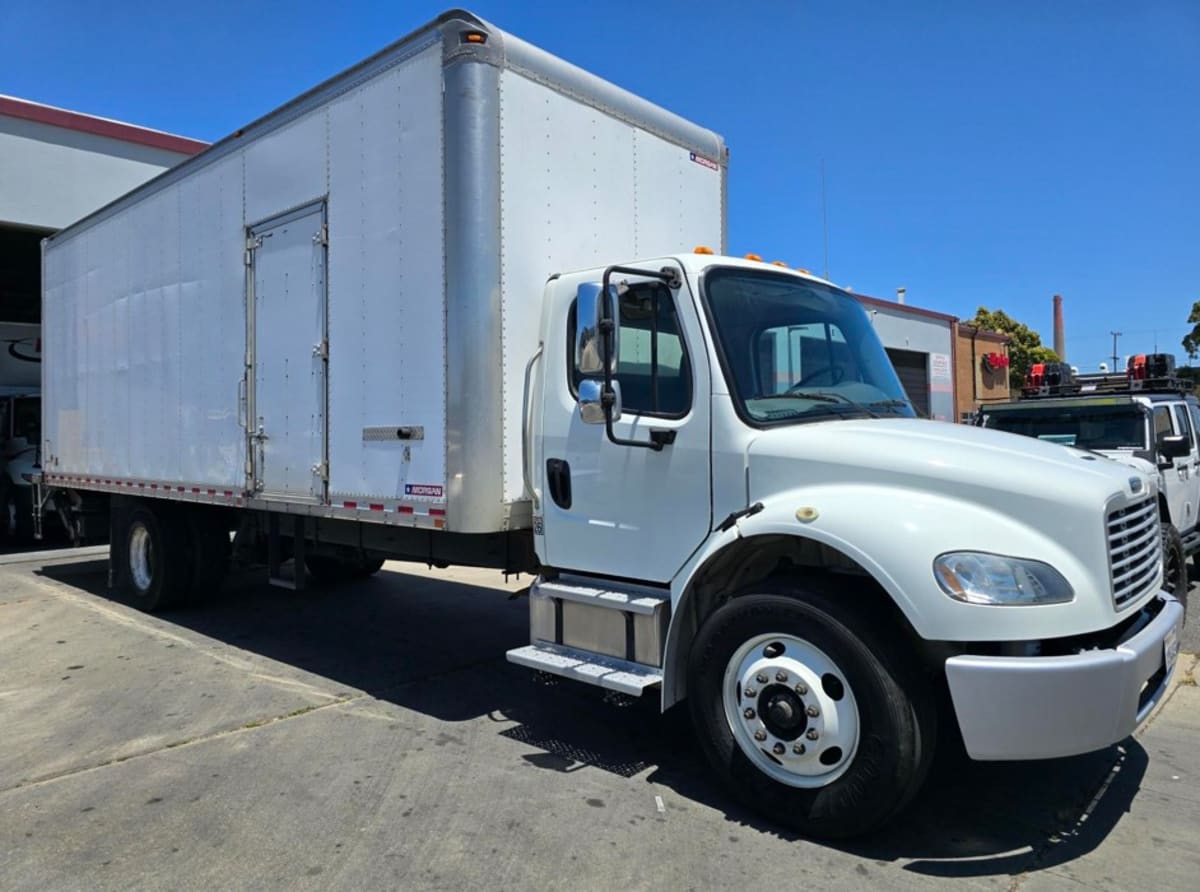 2019 Freightliner/Mercedes M2 106 805956