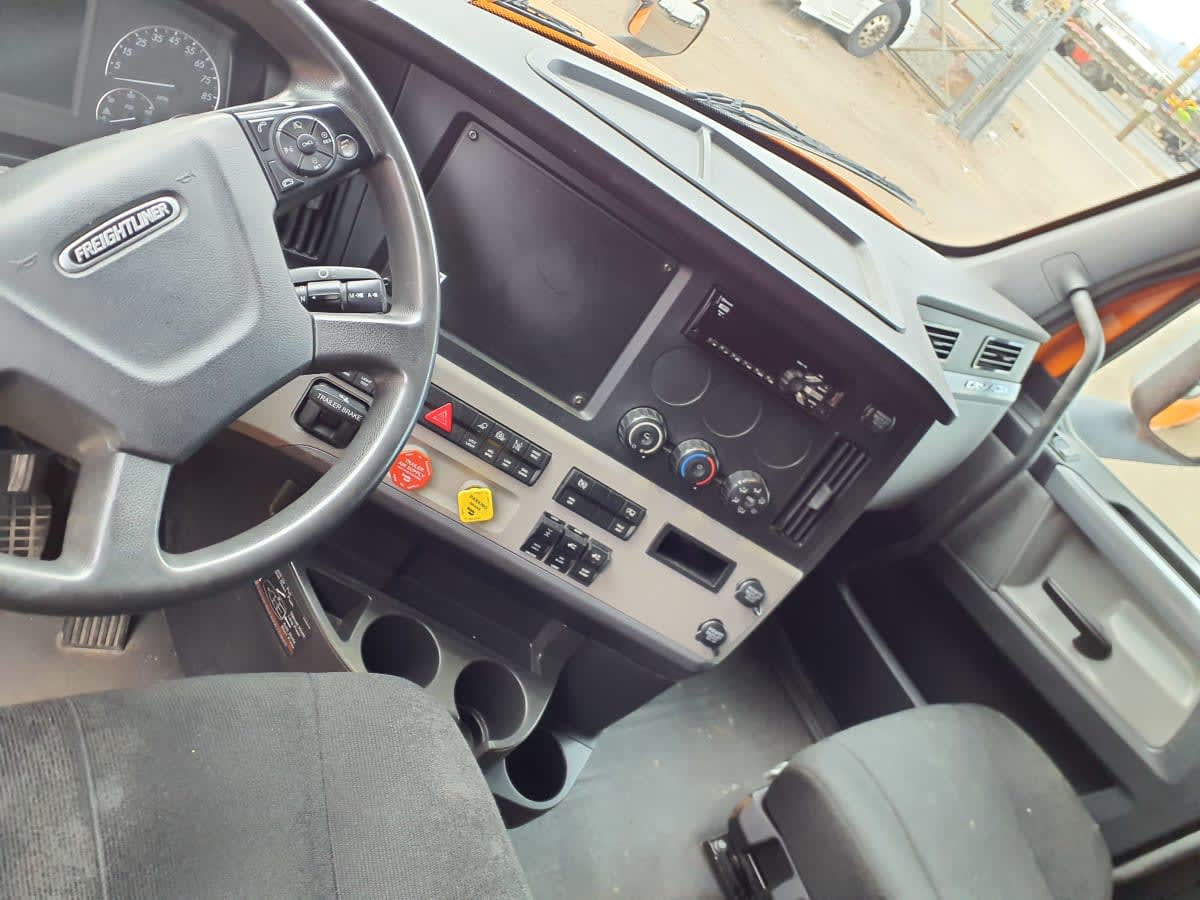 2019 Freightliner - image 7