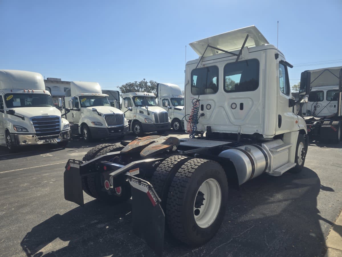2019 Freightliner - image 6