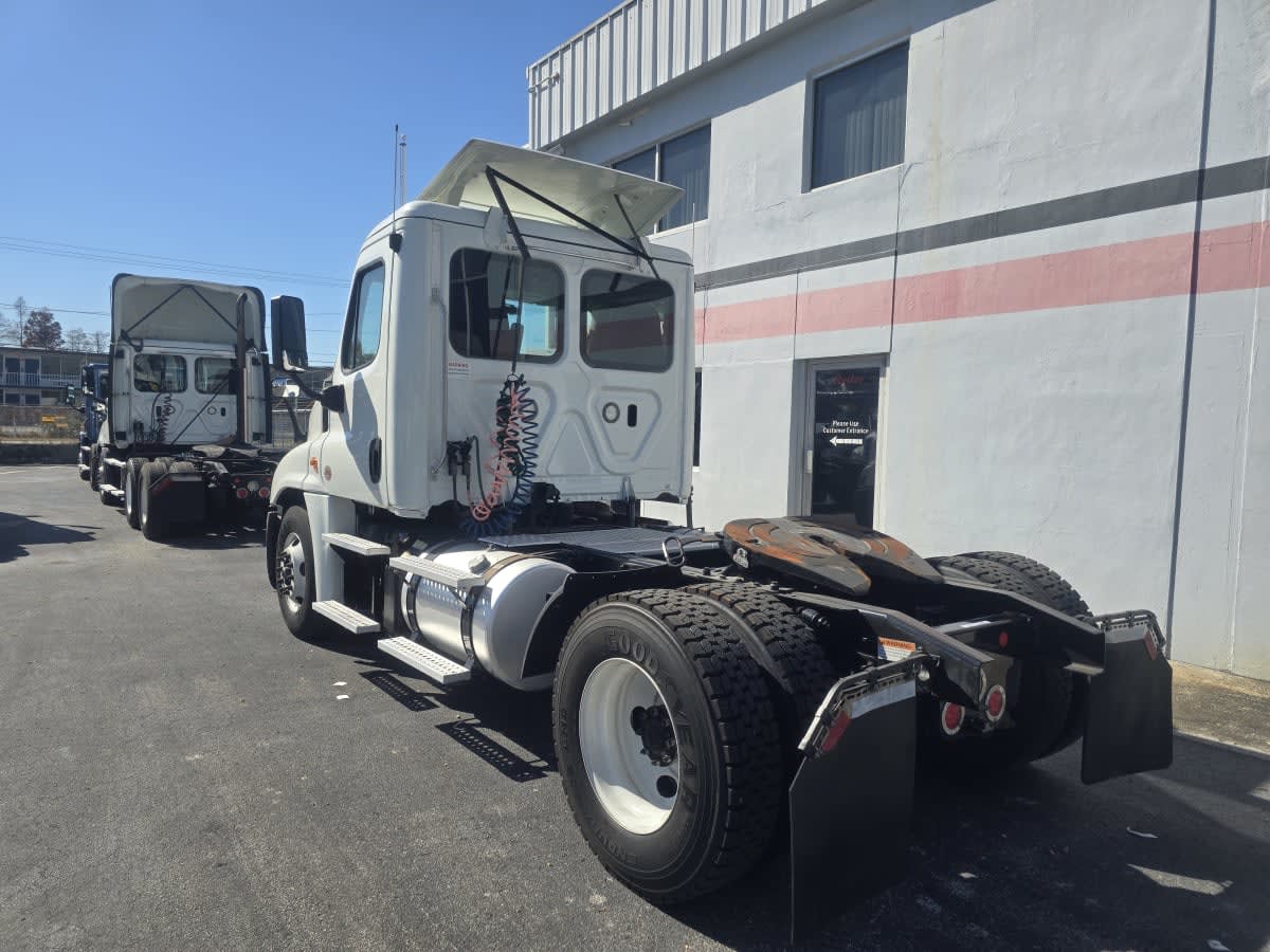 2019 Freightliner - image 4