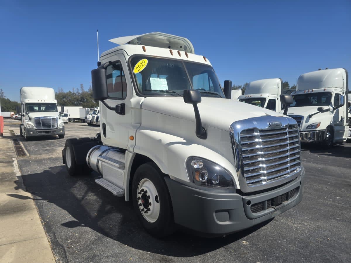 2019 Freightliner - image 1