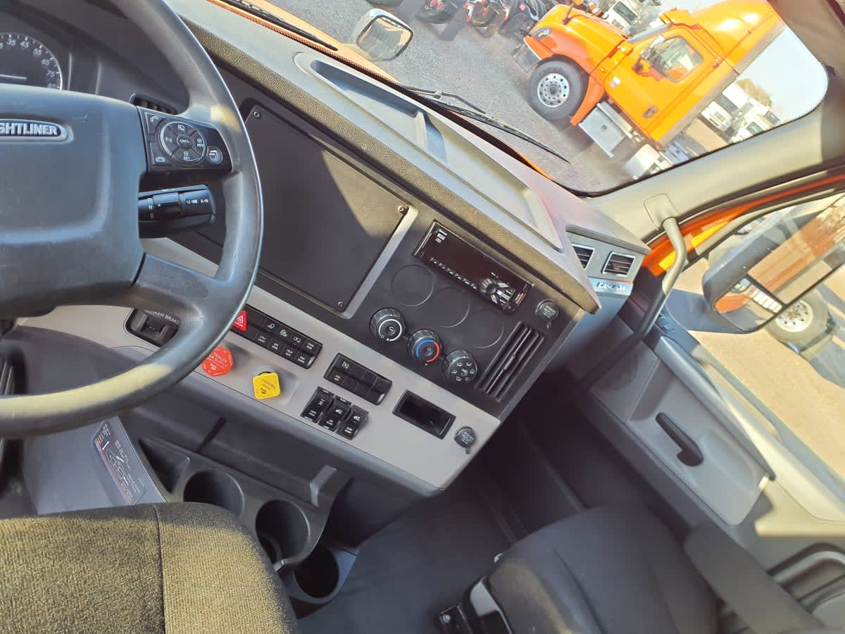 2019 Freightliner - image 7
