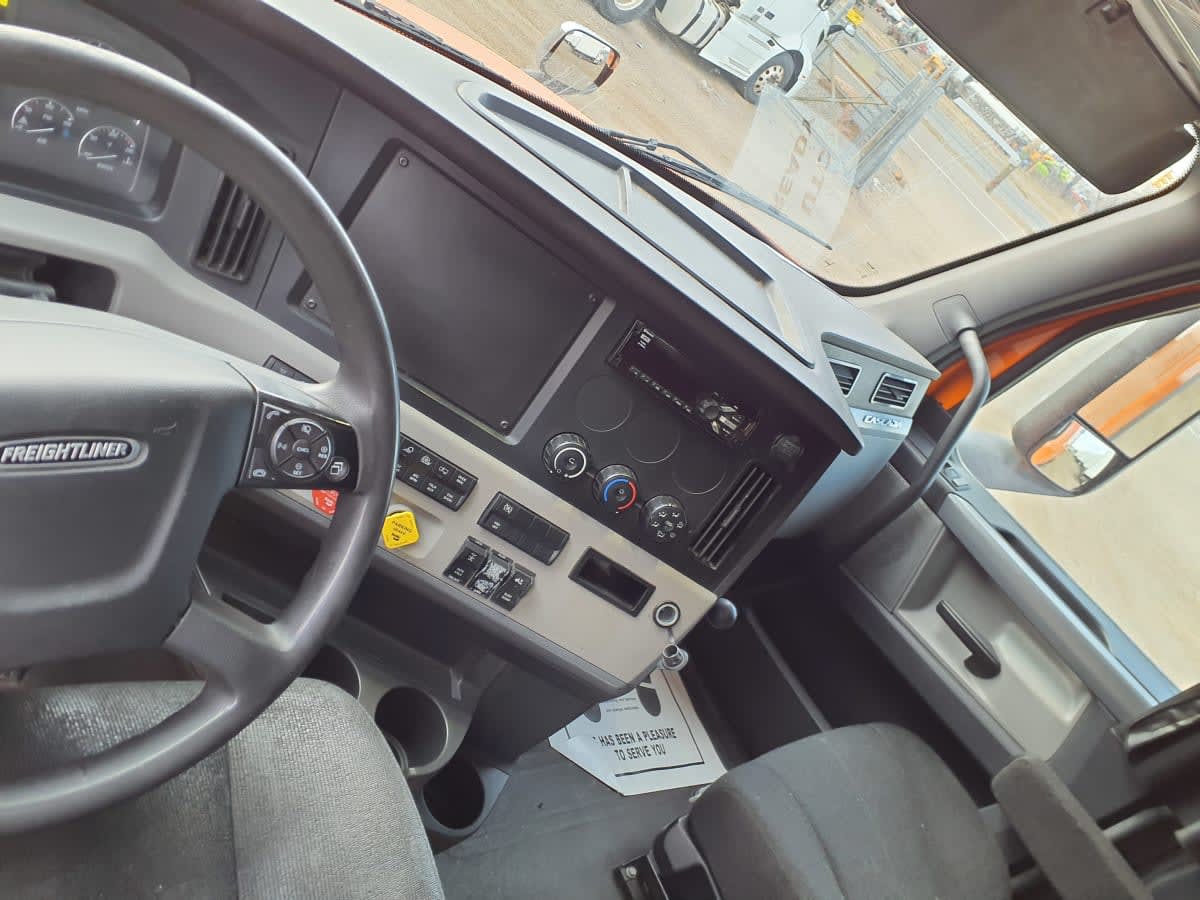 2019 Freightliner - image 7