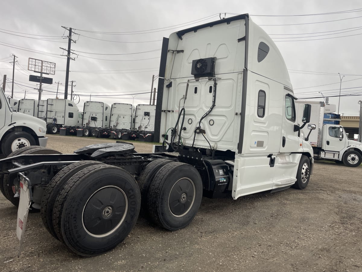 2019 Freightliner/Mercedes CASCADIA 125 807210