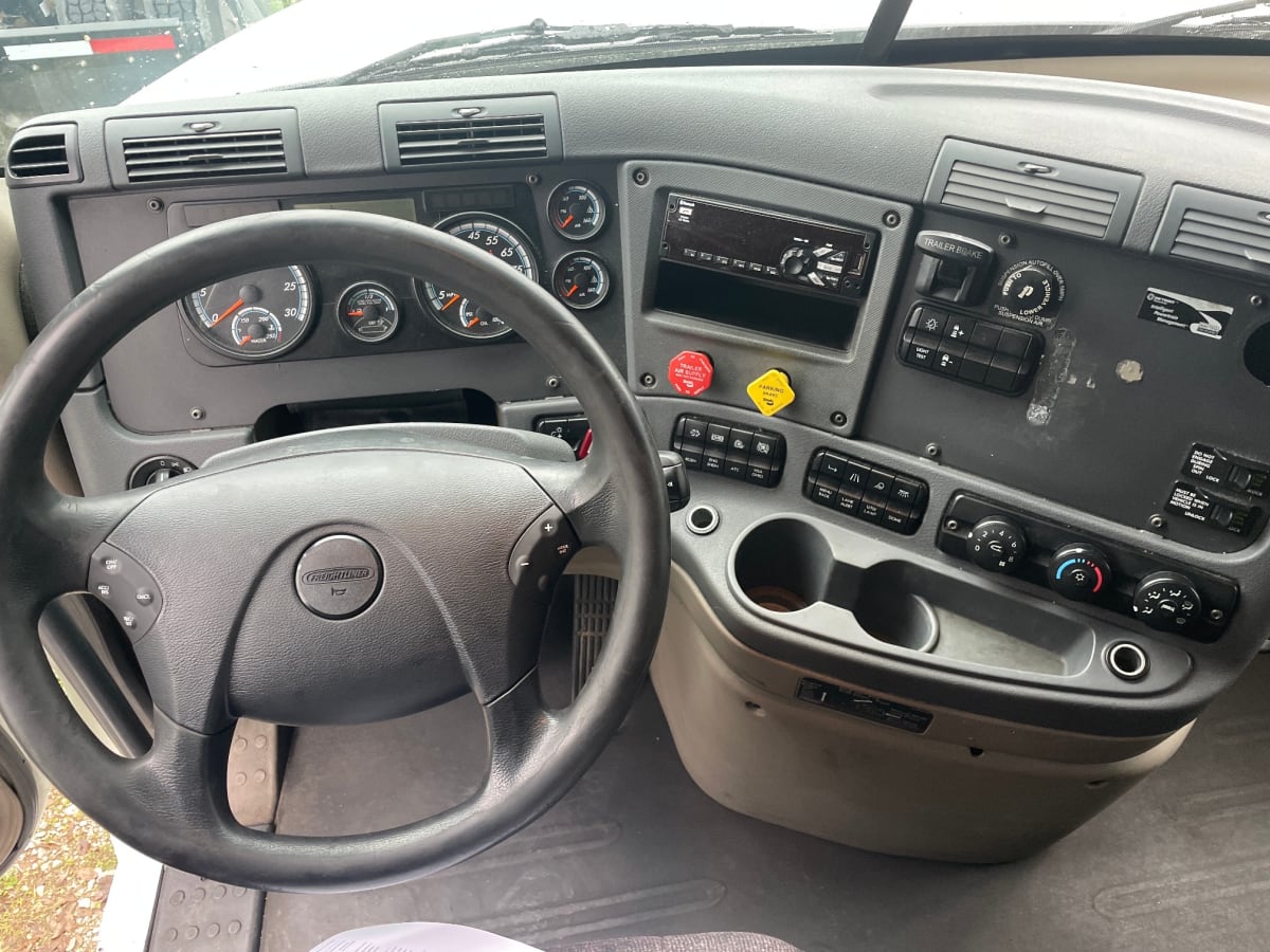 2019 Freightliner/Mercedes CASCADIA 125 807210