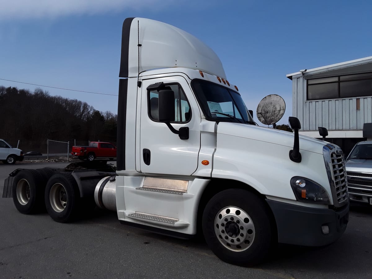 2019 Freightliner/Mercedes CASCADIA 125 807238